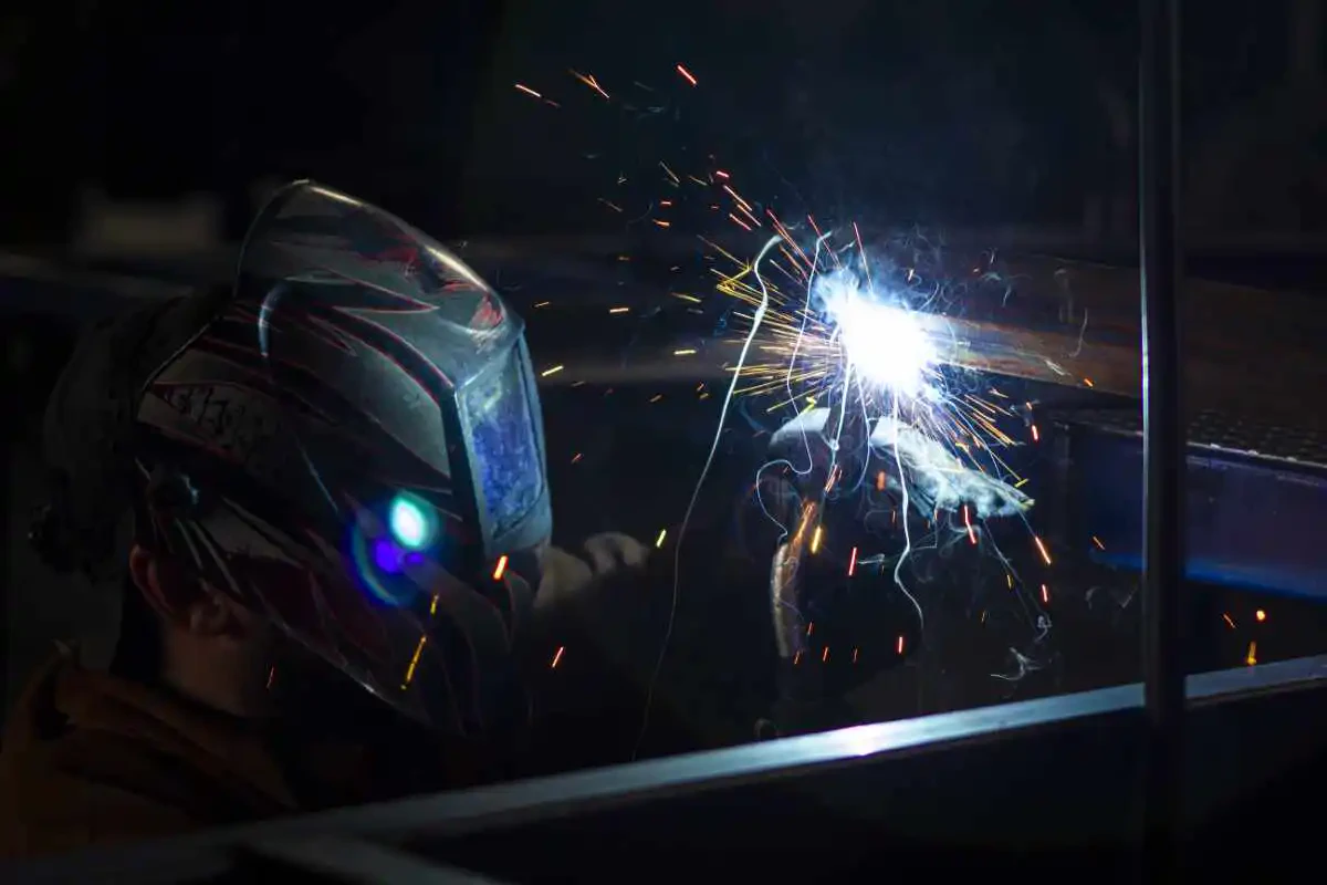 Trailer manufacturing: Welding